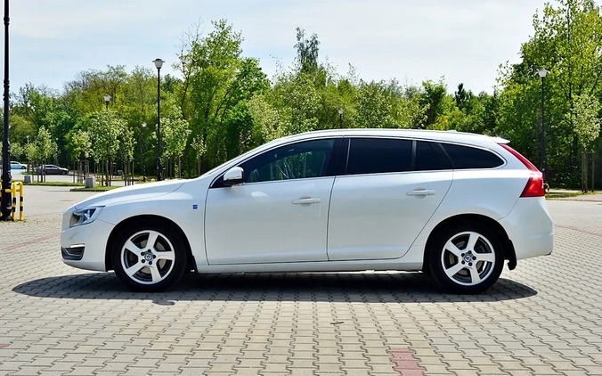 Volvo V60 cena 48900 przebieg: 151000, rok produkcji 2015 z Leżajsk małe 742